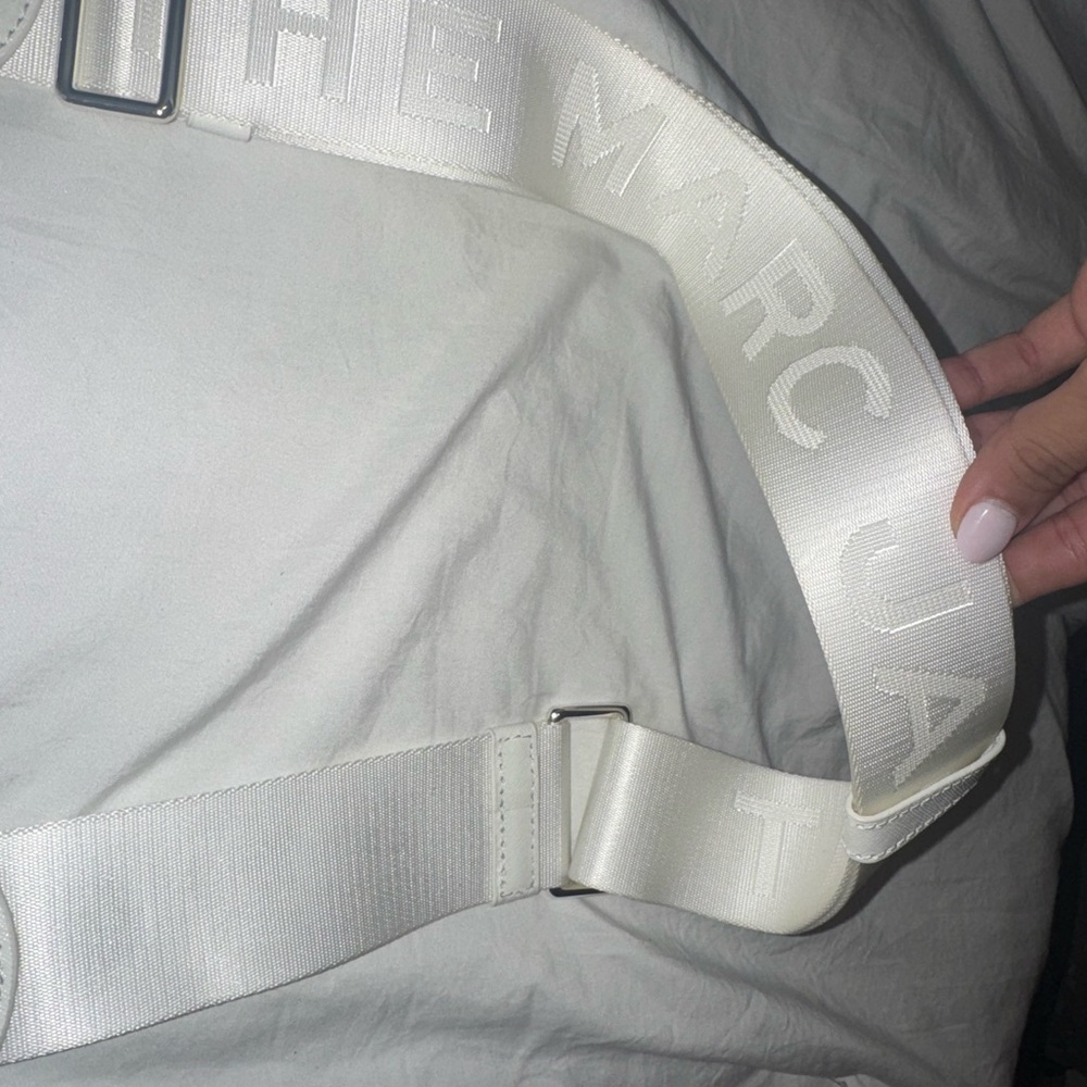 Read description- Marc Jacobs White Crossbody Camera Bag - Picture 3 of 6